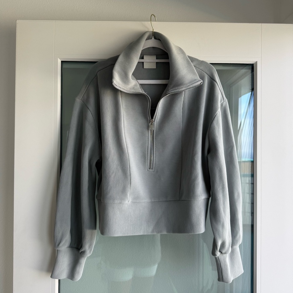 Valley Cropped Sweatshirt - sz M